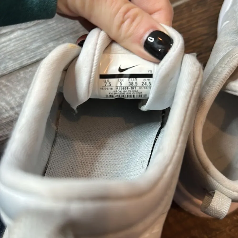 👟 Women’s Nike Flex Gray Sneakers Sz 7.5 👟